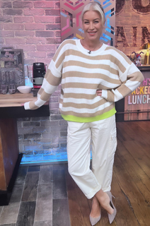 Denise Van Outen feet photo thumbnail