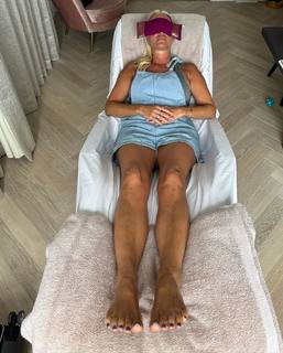 Denise Van Outen feet photo thumbnail