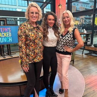 Denise Van Outen feet photo thumbnail