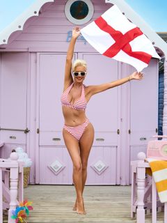 Denise Van Outen feet photo 3