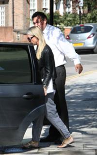 Denise Van Outen feet photo thumbnail
