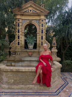 Denise Van Outen feet photo 1