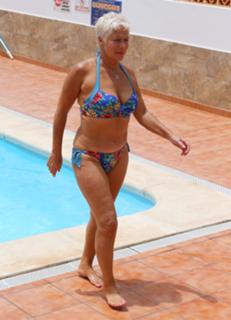 Denise Welch feet photo 3
