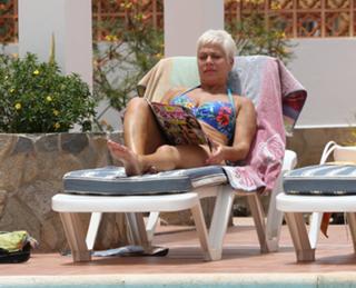 Denise Welch feet photo 14