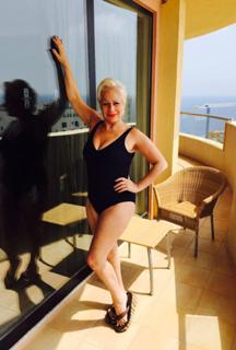 Denise Welch feet photo 15