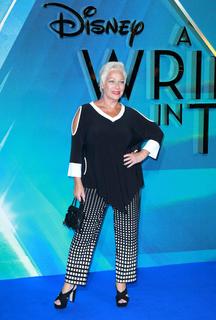 Denise Welch feet photo 3