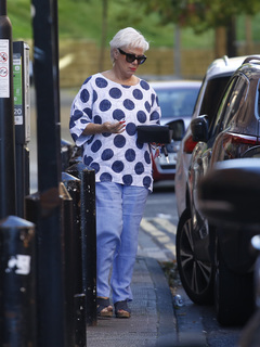 Denise Welch feet photo 20