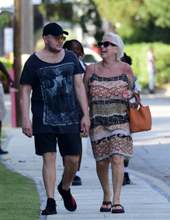 Denise Welch feet photo 3