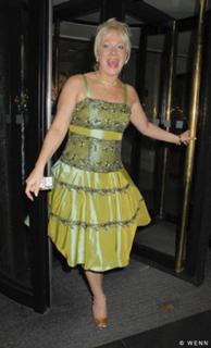 Denise Welch feet photo 2