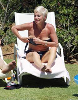 Denise Welch feet photo 5