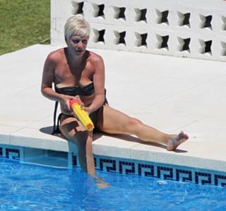 Denise Welch feet photo 19