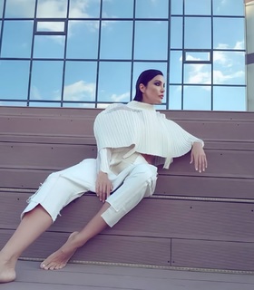 Deniz Akkaya feet photo 3