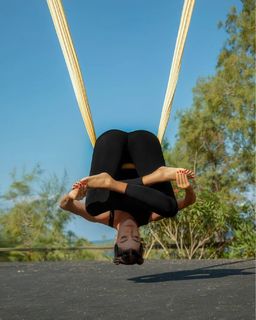 Deniz Akkaya feet photo 9