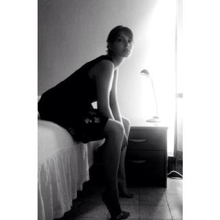 Deniz Baysal feet photo thumbnail