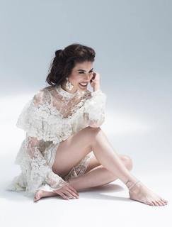 Deniz Baysal feet photo thumbnail