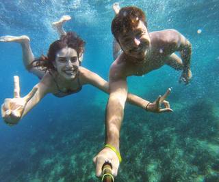 Deniz Baysal feet photo thumbnail