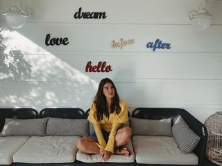 Deniz Baysal feet photo thumbnail