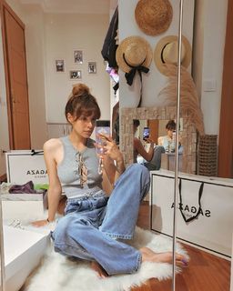 Deniz Baysal feet photo thumbnail