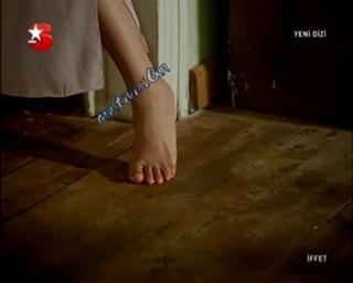 Deniz Çakir feet photo thumbnail