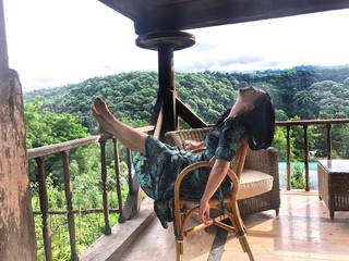 Deniz Çakir feet photo thumbnail