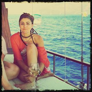 Deniz Çakir feet photo thumbnail