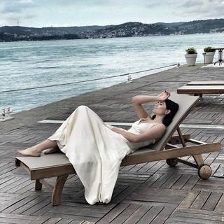 Deniz Çakir feet photo thumbnail