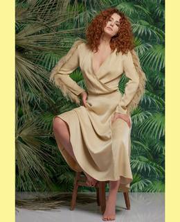 Deniz Çakir feet photo thumbnail