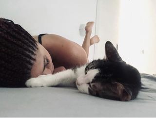 Deniz Çakir feet photo thumbnail