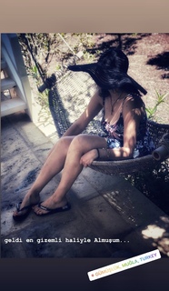 Deniz Çakir feet photo thumbnail