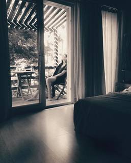 Deniz Çakir feet photo thumbnail