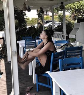 Deniz Çakir feet photo thumbnail