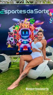 Deolane Bezerra feet photo 13
