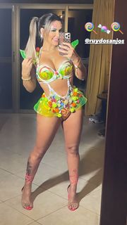 Deolane Bezerra feet photo 9