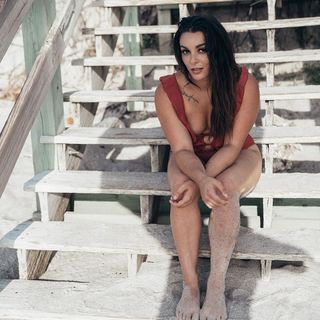 Deonna Purrazzo feet photo thumbnail