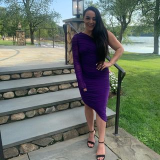 Deonna Purrazzo feet photo thumbnail