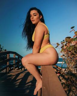 Deonna Purrazzo feet photo thumbnail
