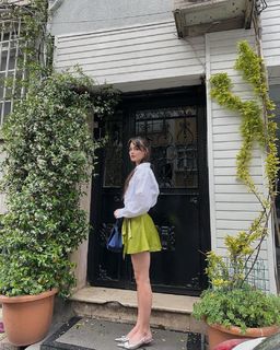 Derya Pinar Ak feet photo thumbnail