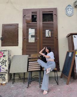 Derya Pinar Ak feet photo thumbnail