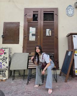 Derya Pinar Ak feet photo thumbnail