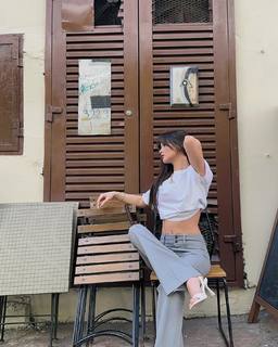 Derya Pinar Ak feet photo thumbnail