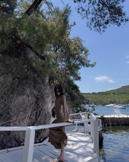 Derya Pinar Ak feet photo thumbnail