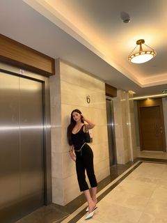 Derya Pinar Ak feet photo thumbnail