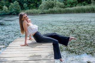 Derya Ulug feet photo 11