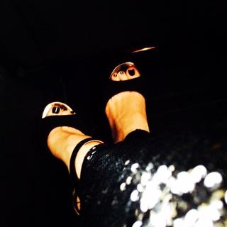 Desi Lydic feet photo thumbnail