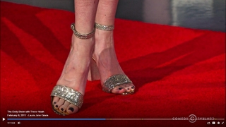 Desi Lydic feet photo thumbnail