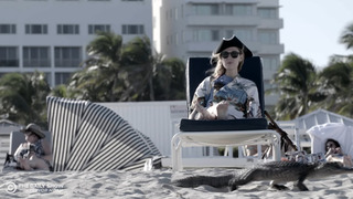 Desi Lydic feet photo thumbnail