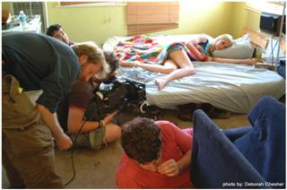 Desi Lydic feet photo thumbnail