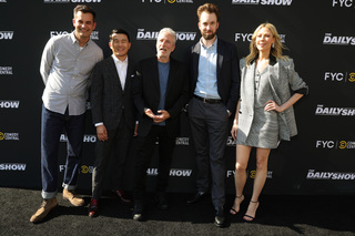 Desi Lydic feet photo thumbnail