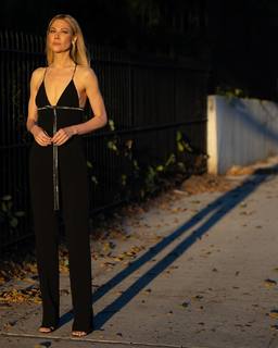 Desi Lydic feet photo thumbnail