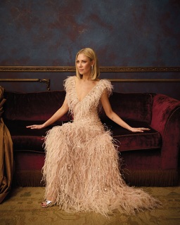 Desi Lydic feet photo thumbnail